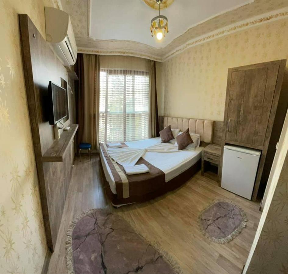 Oezguer Hotel Antalya Luaran gambar